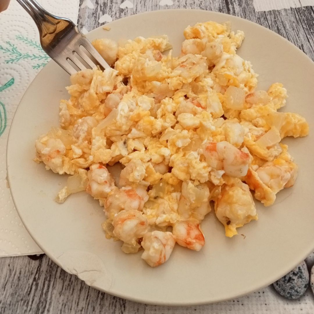 Revuelto de gambas